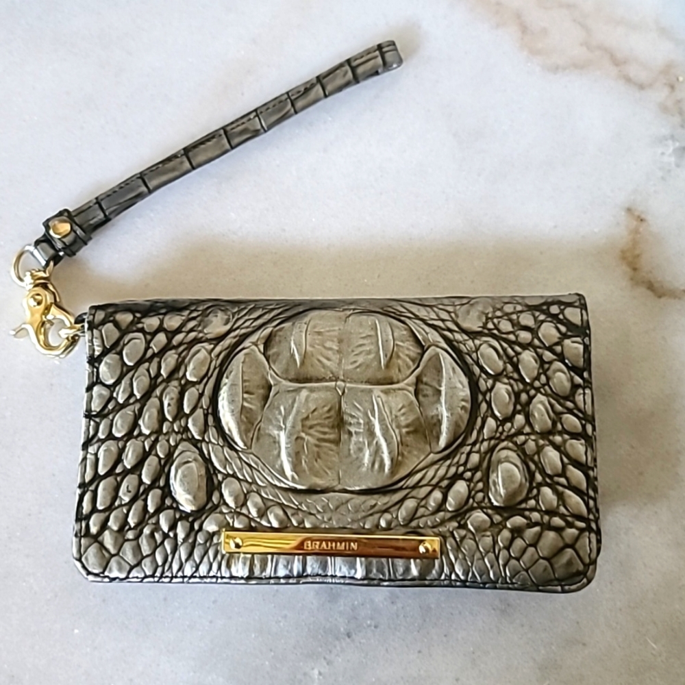 Like new Brahmin wallet